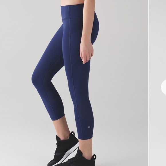 Lululemon Pace Rival Crop (22")
Blueberry Jam Size 4 - Picture 1 of 14